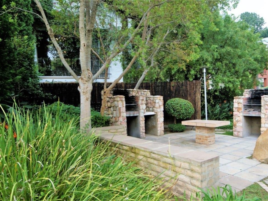 To Let 2 Bedroom Property for Rent in Bryanston Gauteng