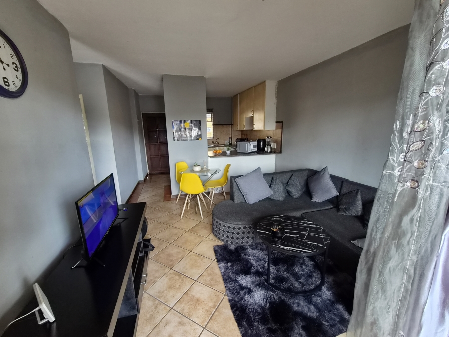 2 Bedroom Property for Sale in Die Hoewes Gauteng