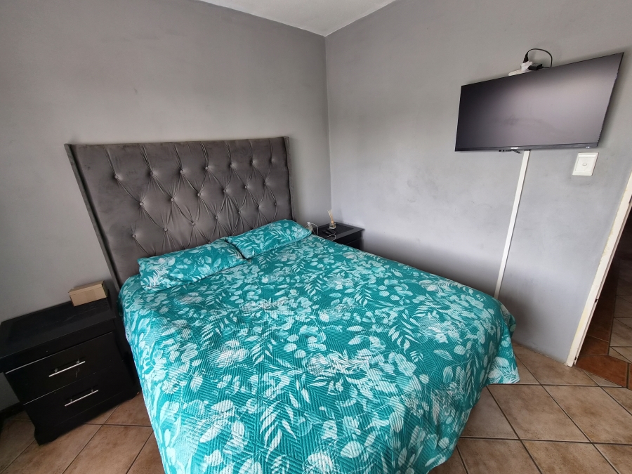 2 Bedroom Property for Sale in Die Hoewes Gauteng