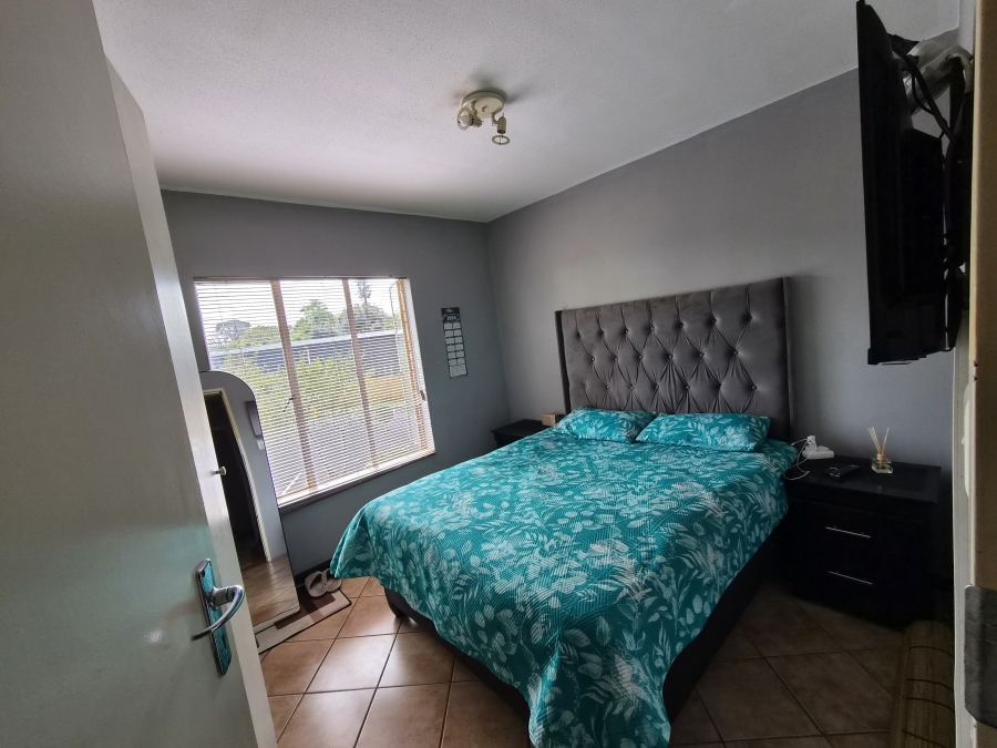 2 Bedroom Property for Sale in Die Hoewes Gauteng