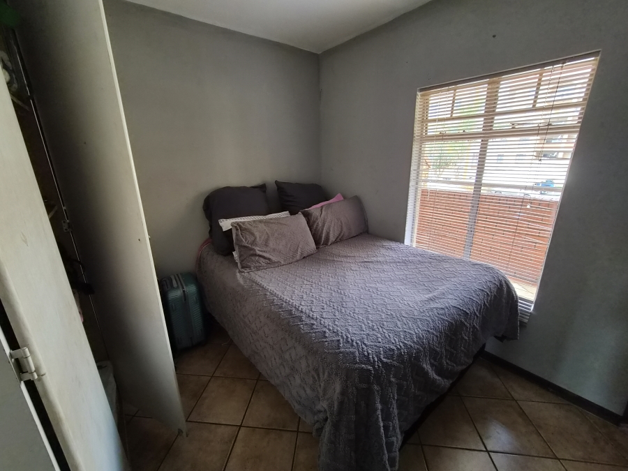 2 Bedroom Property for Sale in Die Hoewes Gauteng