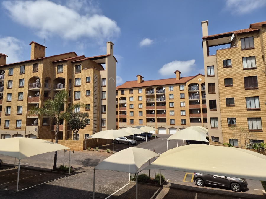 2 Bedroom Property for Sale in Die Hoewes Gauteng