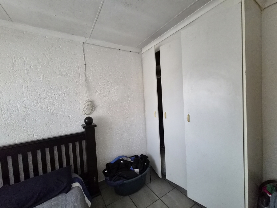 2 Bedroom Property for Sale in Die Hoewes Gauteng