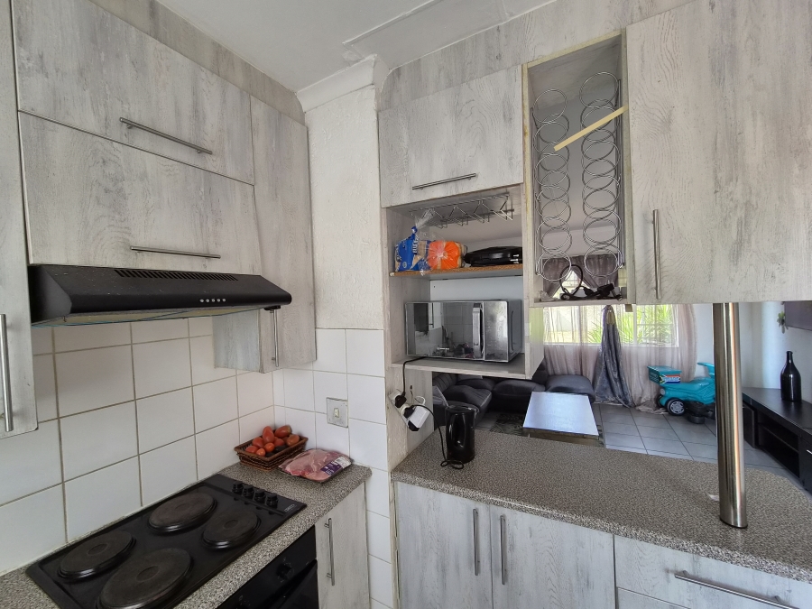 2 Bedroom Property for Sale in Die Hoewes Gauteng
