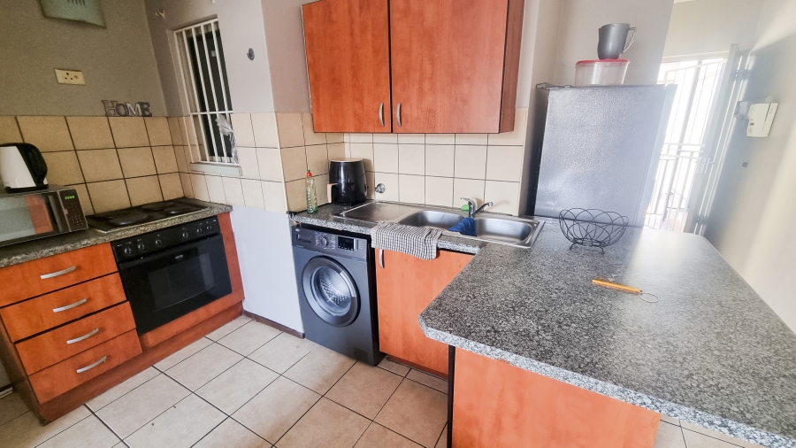 2 Bedroom Property for Sale in Noordwyk Gauteng