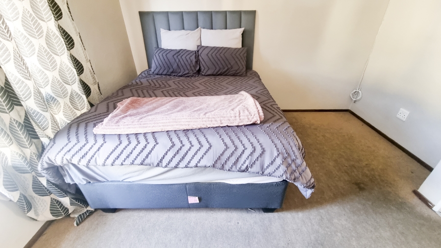 2 Bedroom Property for Sale in Noordwyk Gauteng