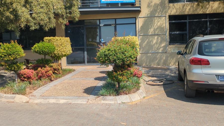To Let Commercial Property for Rent in North Riding Gauteng
