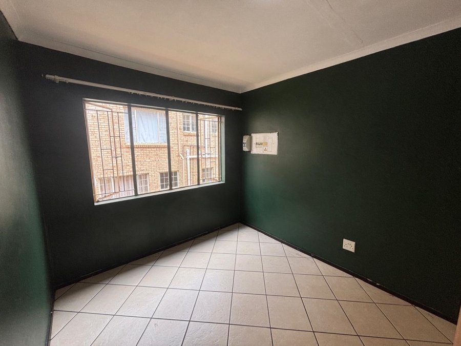To Let 1 Bedroom Property for Rent in Florida Gauteng