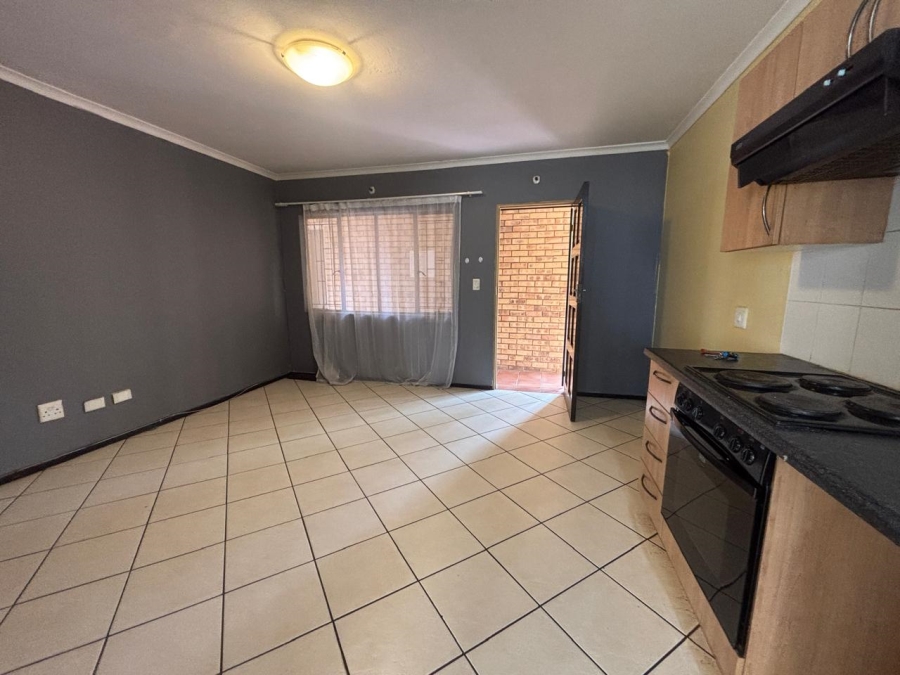 To Let 1 Bedroom Property for Rent in Florida Gauteng