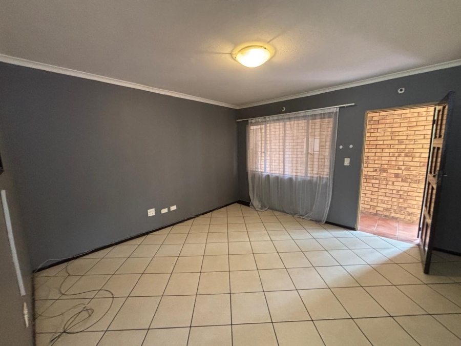 To Let 1 Bedroom Property for Rent in Florida Gauteng