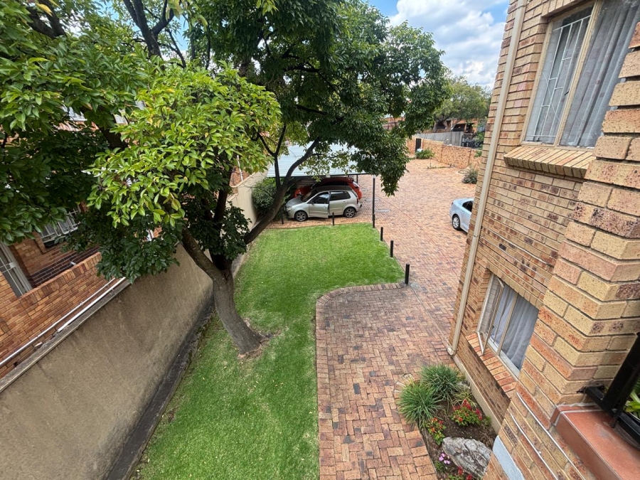 To Let 1 Bedroom Property for Rent in Florida Gauteng