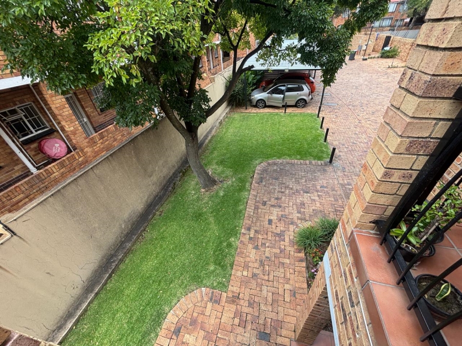 To Let 1 Bedroom Property for Rent in Florida Gauteng