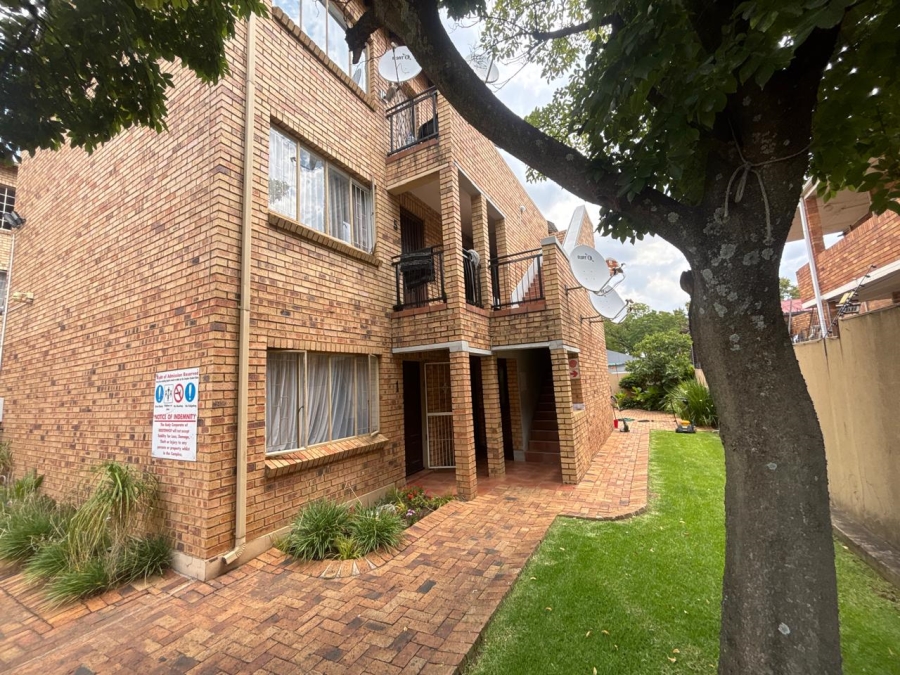 To Let 1 Bedroom Property for Rent in Florida Gauteng