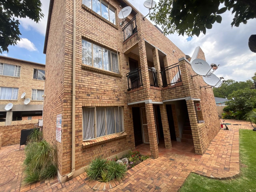 To Let 1 Bedroom Property for Rent in Florida Gauteng