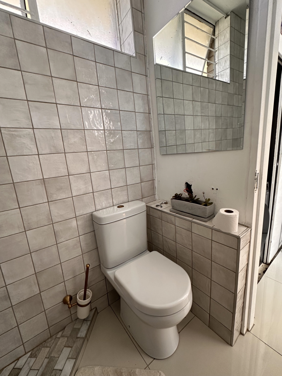 To Let 1 Bedroom Property for Rent in Norwood Gauteng