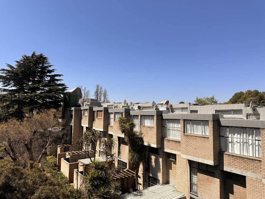 To Let 1 Bedroom Property for Rent in Norwood Gauteng