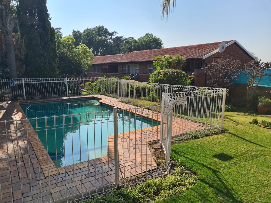 To Let 2 Bedroom Property for Rent in Northcliff Gauteng