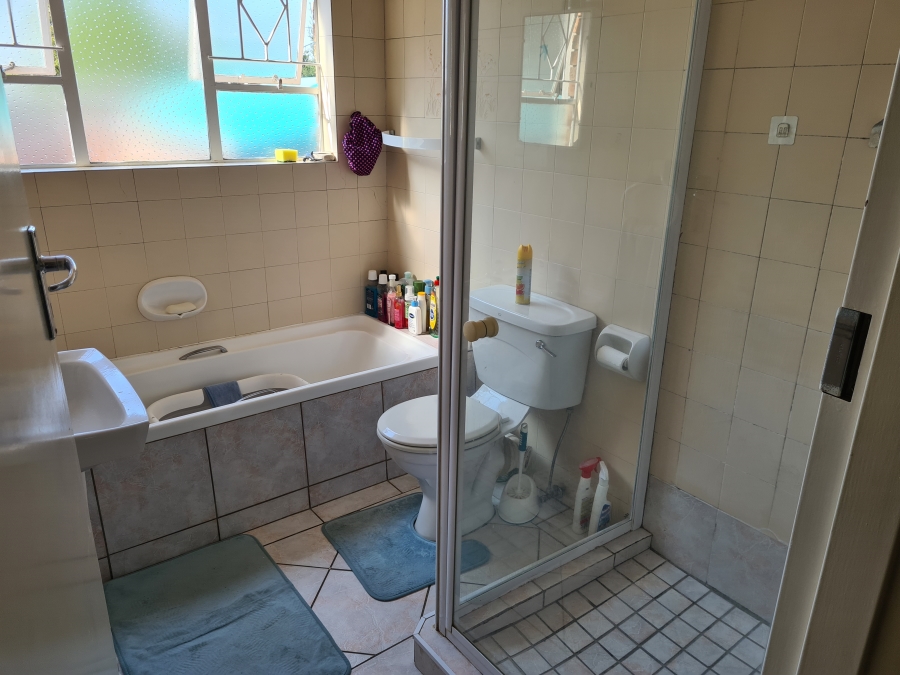To Let 2 Bedroom Property for Rent in Northcliff Gauteng