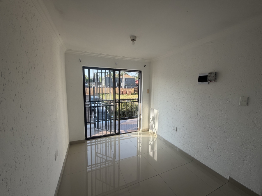 To Let 1 Bedroom Property for Rent in Erasmia Gauteng