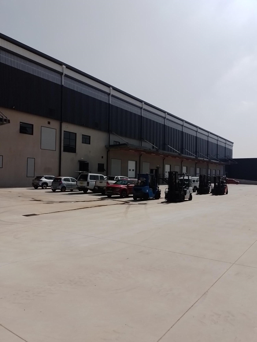 To Let Commercial Property for Rent in Longmeadow Gauteng