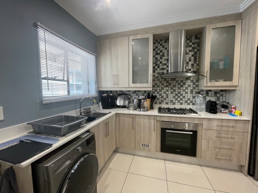 To Let 2 Bedroom Property for Rent in Bryanston Gauteng