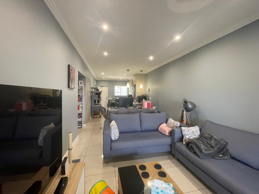 To Let 2 Bedroom Property for Rent in Bryanston Gauteng