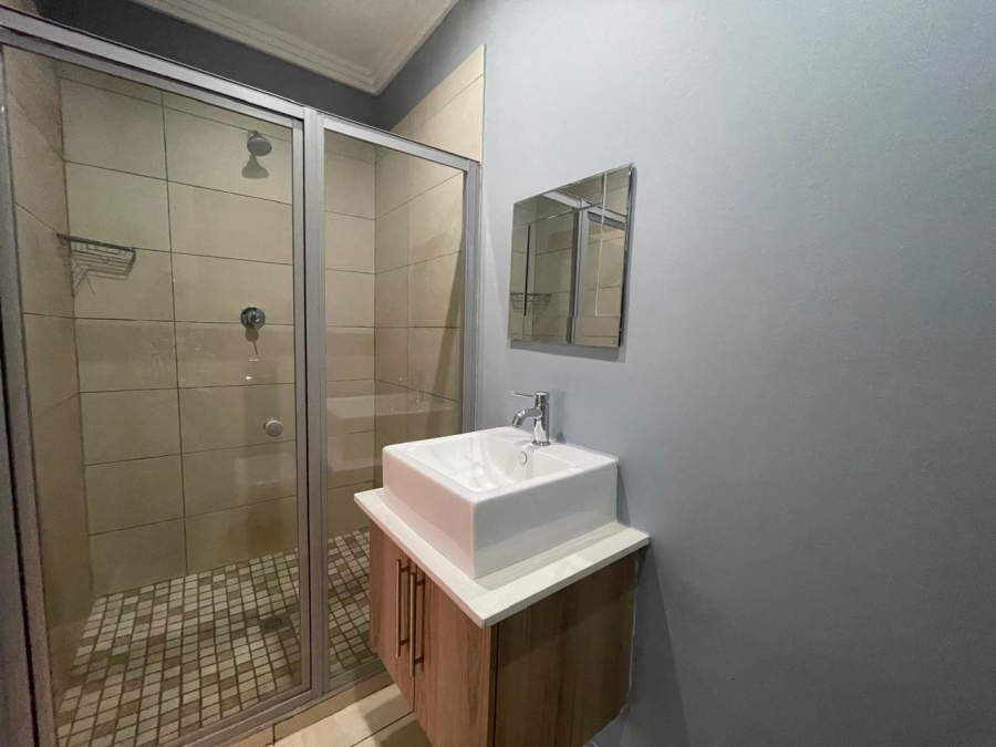 To Let 2 Bedroom Property for Rent in Bryanston Gauteng