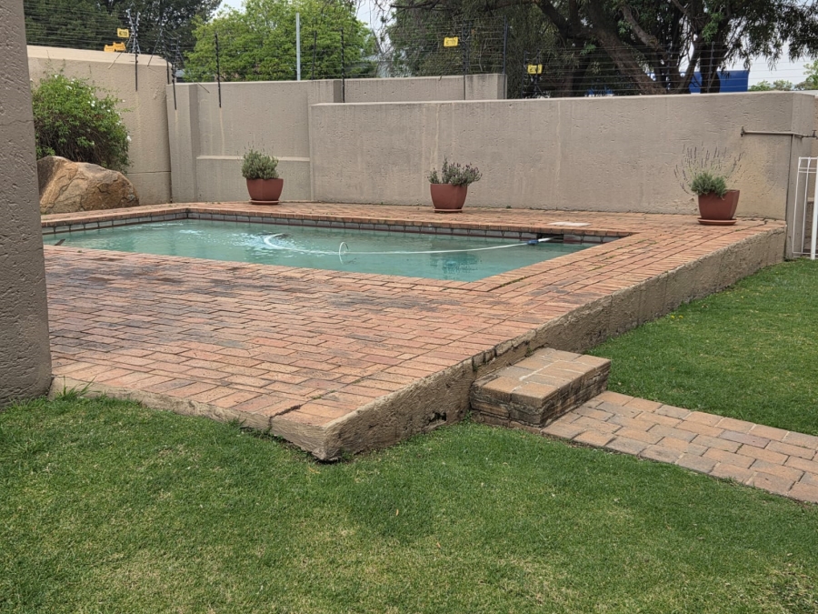 2 Bedroom Property for Sale in Khyber Rock Gauteng