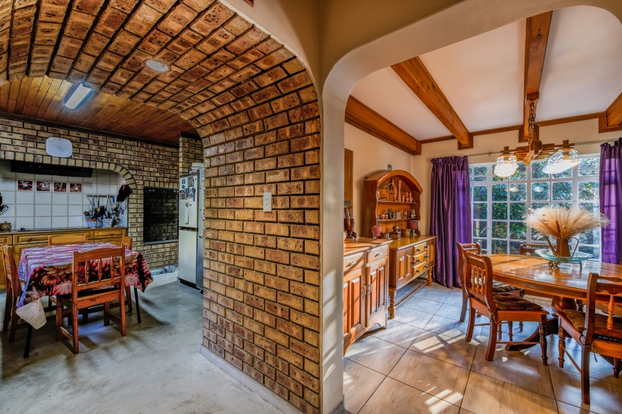 5 Bedroom Property for Sale in Moreleta Park Gauteng