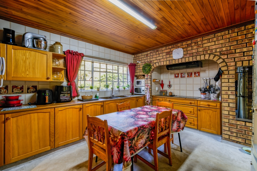 5 Bedroom Property for Sale in Moreleta Park Gauteng