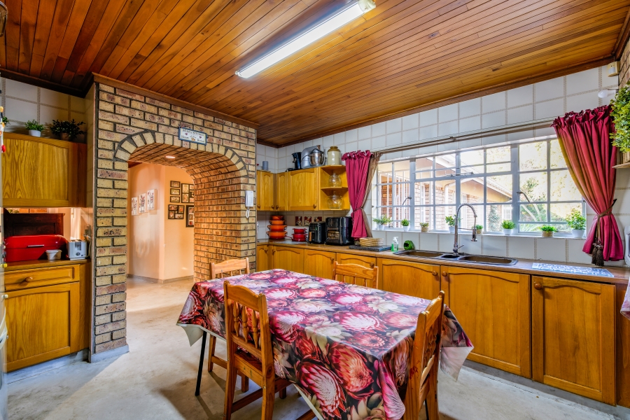5 Bedroom Property for Sale in Moreleta Park Gauteng