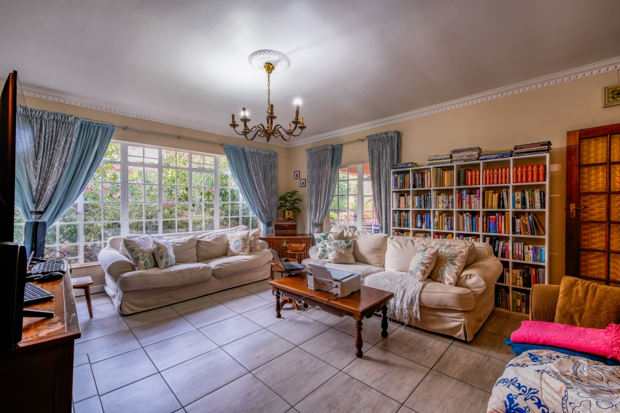 5 Bedroom Property for Sale in Moreleta Park Gauteng