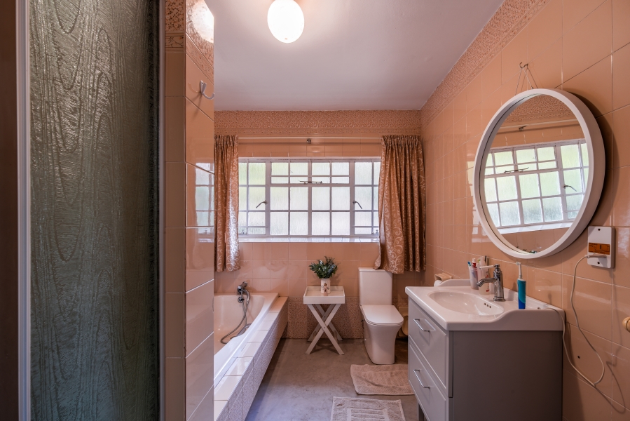 5 Bedroom Property for Sale in Moreleta Park Gauteng