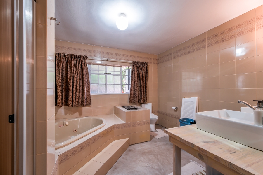 5 Bedroom Property for Sale in Moreleta Park Gauteng