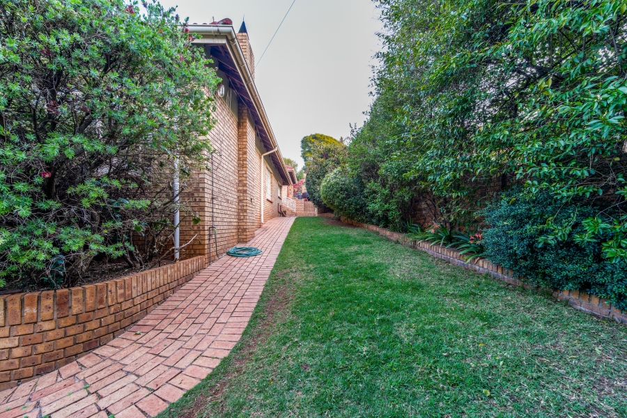5 Bedroom Property for Sale in Moreleta Park Gauteng