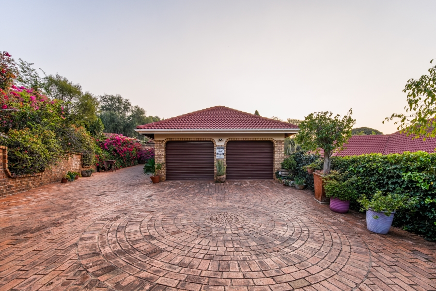 5 Bedroom Property for Sale in Moreleta Park Gauteng