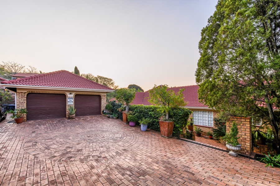 5 Bedroom Property for Sale in Moreleta Park Gauteng