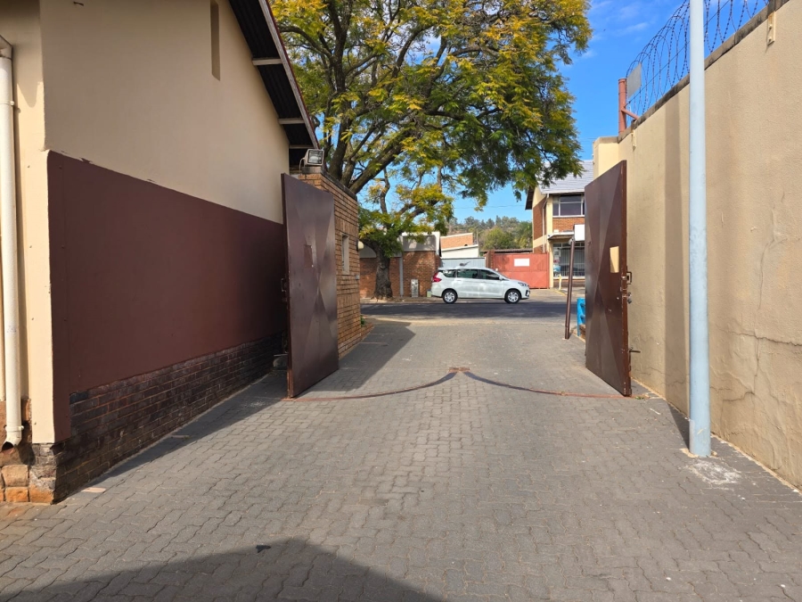 To Let Commercial Property for Rent in Villieria Gauteng