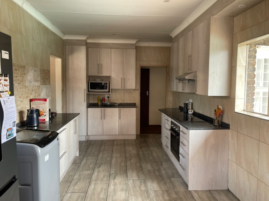 5 Bedroom Property for Sale in Vanderbijlpark SE 2 Gauteng