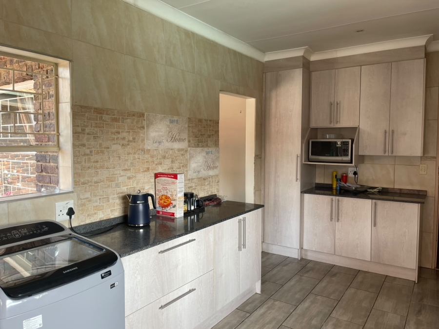 5 Bedroom Property for Sale in Vanderbijlpark SE 2 Gauteng