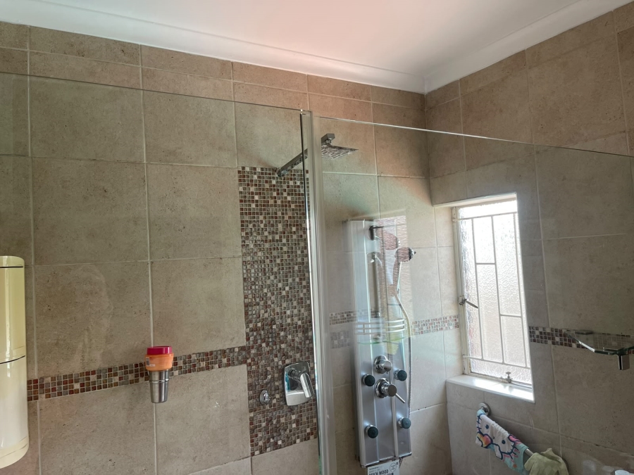 5 Bedroom Property for Sale in Vanderbijlpark SE 2 Gauteng
