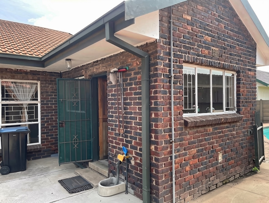 5 Bedroom Property for Sale in Vanderbijlpark SE 2 Gauteng