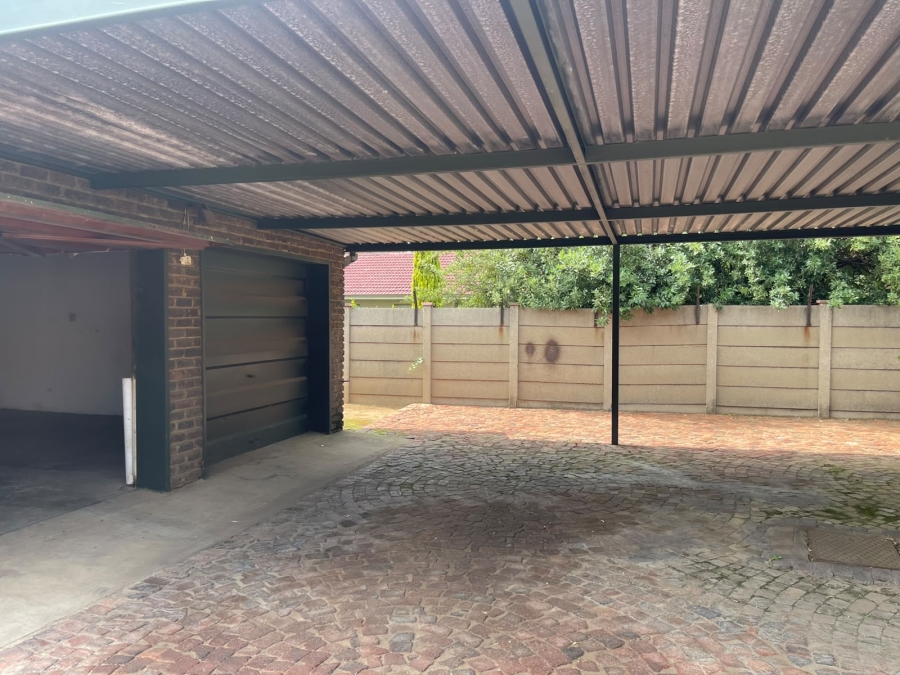 5 Bedroom Property for Sale in Vanderbijlpark SE 2 Gauteng