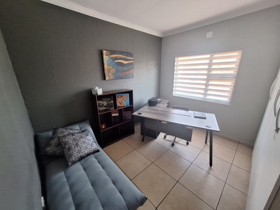 4 Bedroom Property for Sale in Vanderbijlpark SW 5 Gauteng