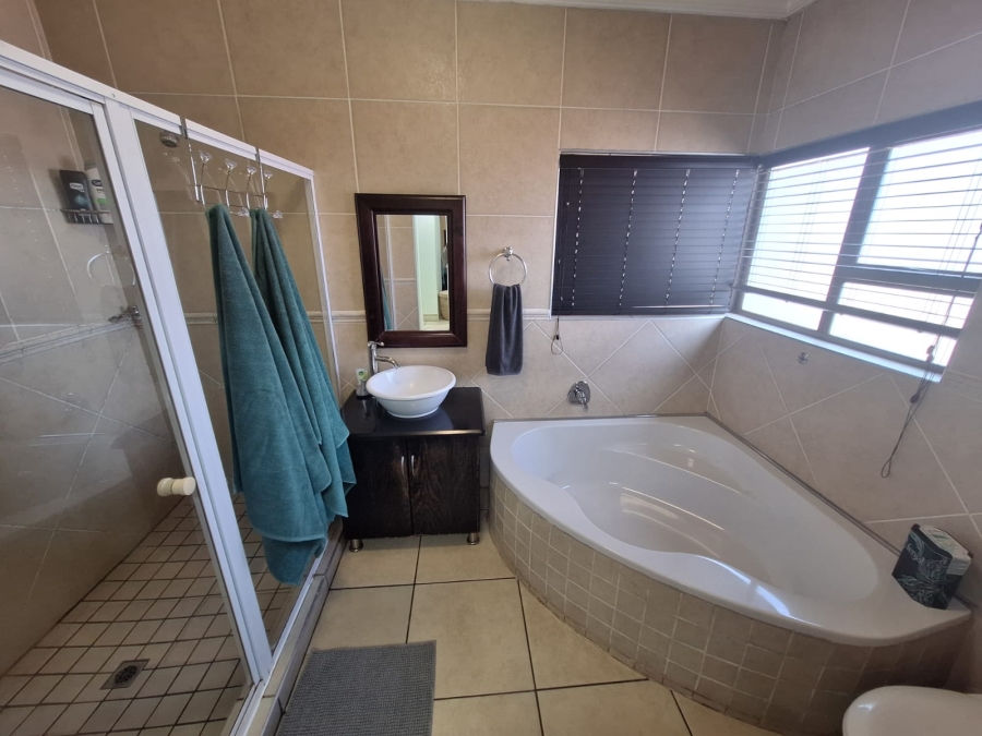 4 Bedroom Property for Sale in Vanderbijlpark SW 5 Gauteng