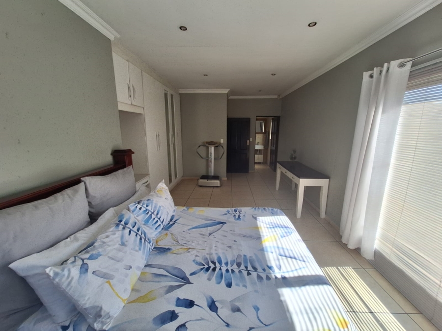 4 Bedroom Property for Sale in Vanderbijlpark SW 5 Gauteng