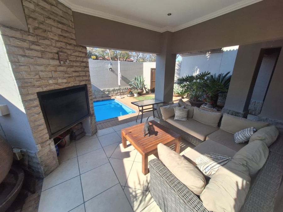 4 Bedroom Property for Sale in Vanderbijlpark SW 5 Gauteng