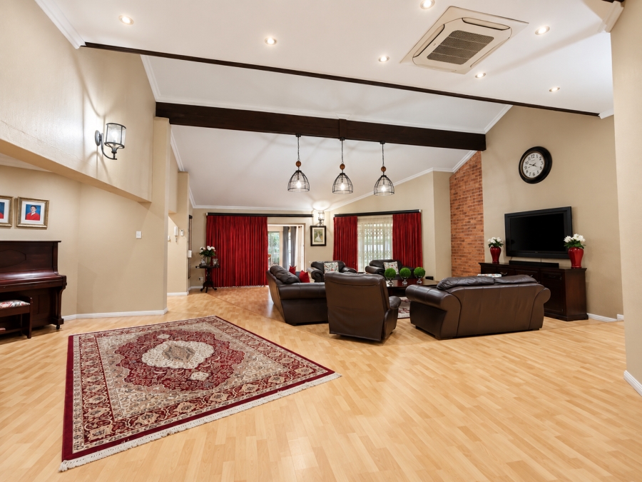 6 Bedroom Property for Sale in Three Rivers Gauteng