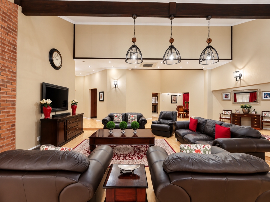 6 Bedroom Property for Sale in Three Rivers Gauteng