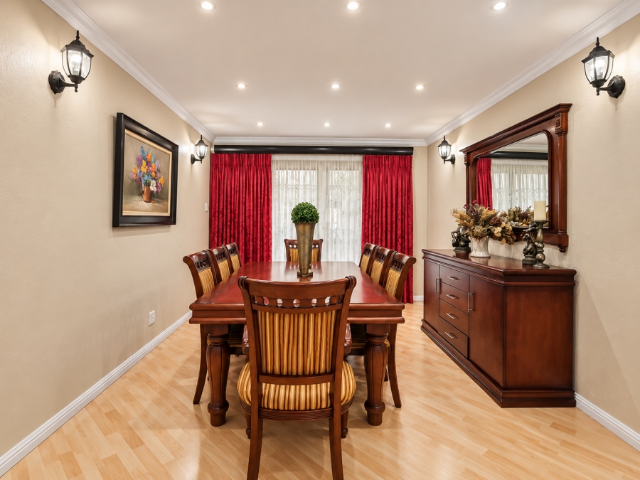 6 Bedroom Property for Sale in Three Rivers Gauteng
